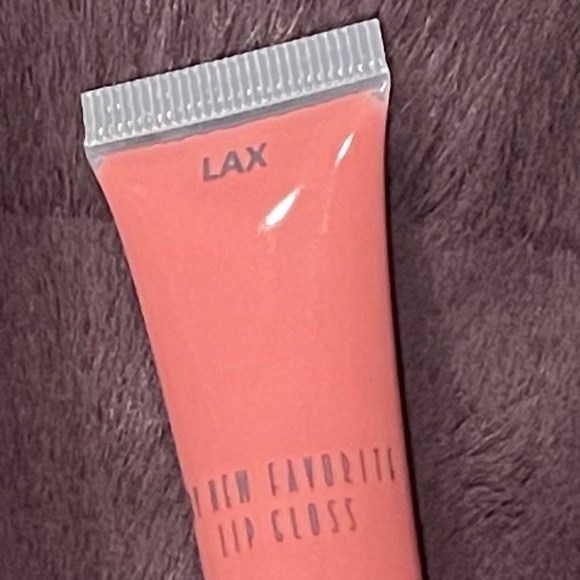 Floss Beauty - My New Favourite Gloss - Color: LAX - Picture 3 of 4